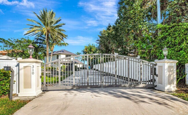 Building Photo - 310 S Lake Dr