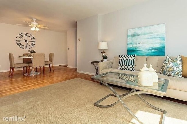 Building Photo - 1 br, 1 bath Apartment - 125 Pleasant St