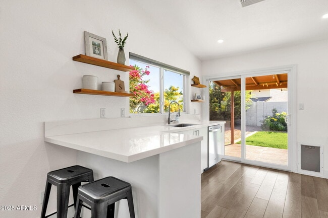 Foto del edificio - 6855 E Kings Ave