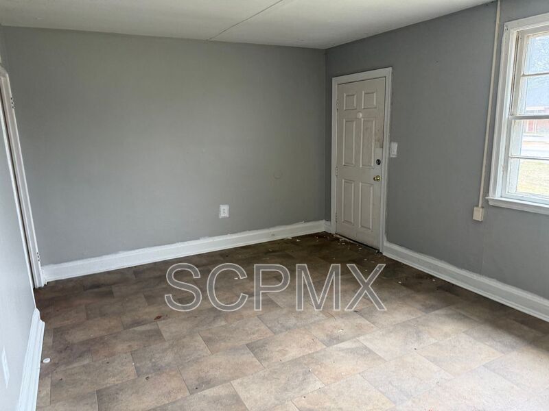 Foto del edificio - 18 Dixie Dr