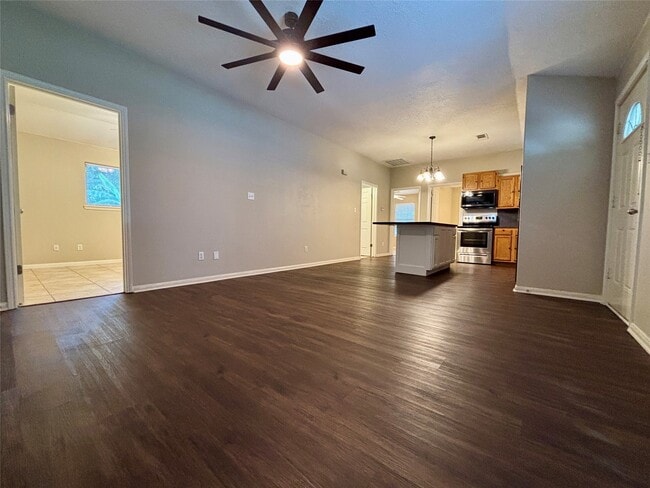 Foto del edificio - 10642 Royal Pines Dr
