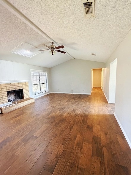 Photo - 607 Springtime Dr House