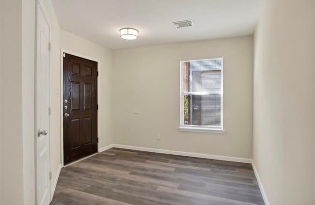 Building Photo - 10635 Goldfinch Rd