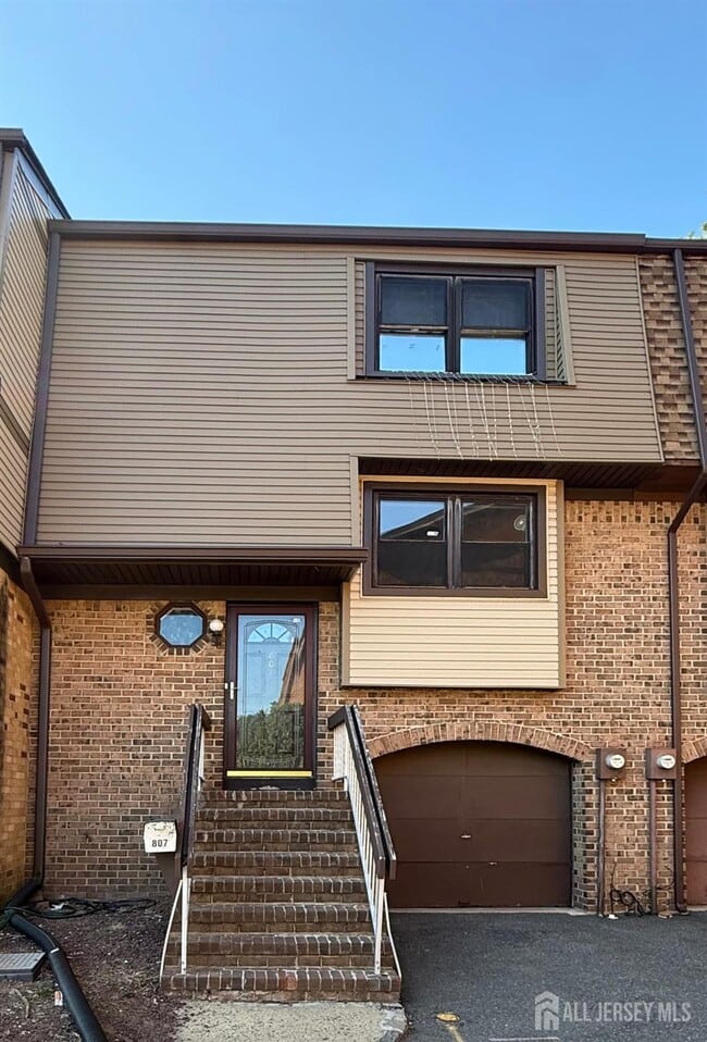 Building Photo - 807 Merrywood Dr