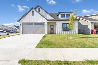 Building Photo - 501 Southern Dr