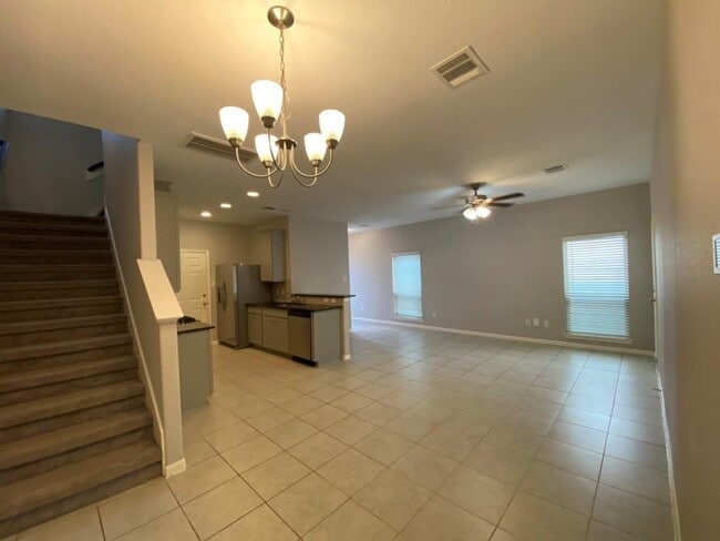 Building Photo - 125 Camelot Pl Ct