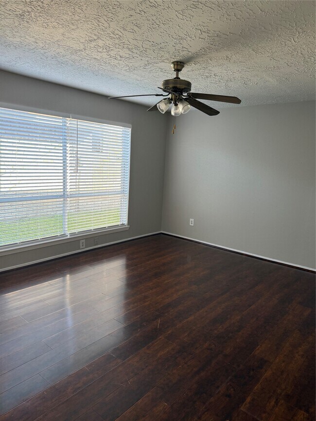 Foto del edificio - 6573 S Briar Bayou Dr