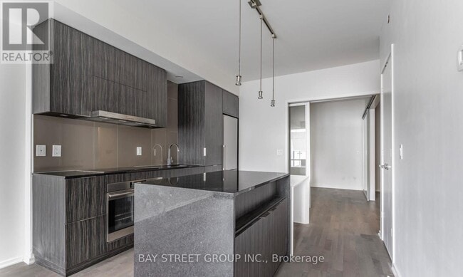 Building Photo - 1 Bloor St E