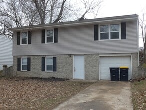 Building Photo - 5045 NE 56th Pl