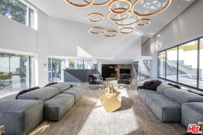 Foto del edificio - 2210 Bowmont Dr