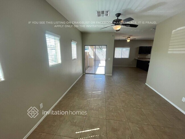 Foto del edificio - 10225 W Camelback Rd