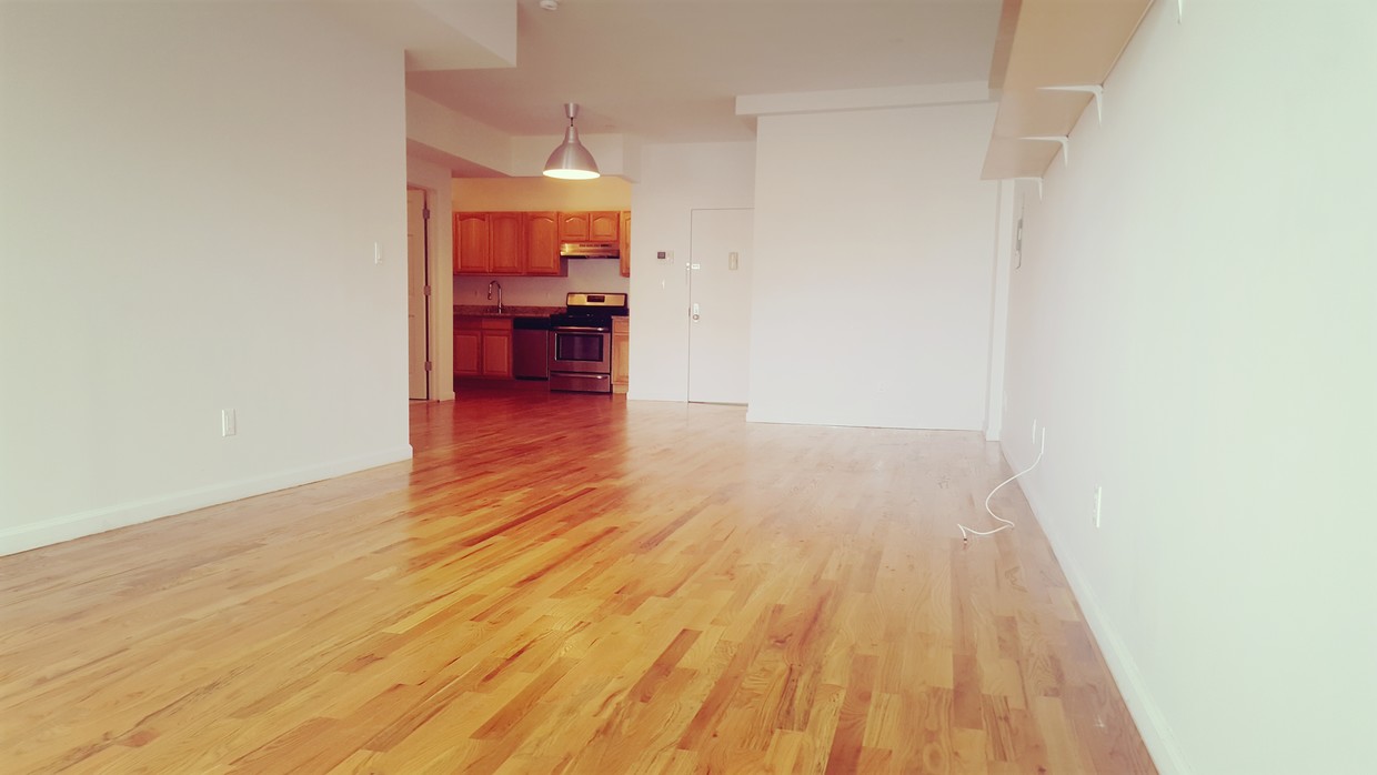 Primary Photo - 935 Broadway