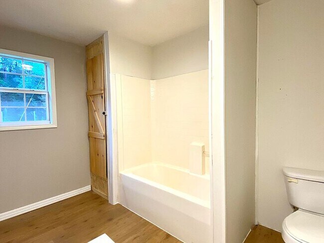 Foto del edificio - 142 App Slade Rd