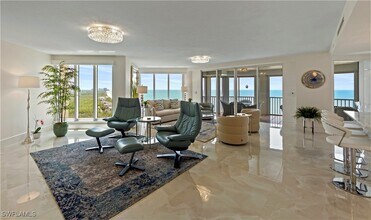 Building Photo - 8111 Bay Colony Dr Building Photo - 8111 Bay Colony Dr