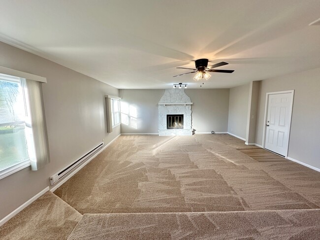 Building Photo - 3003 Killarney Dr