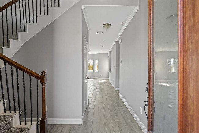 Building Photo - 14527 Sanour Dr