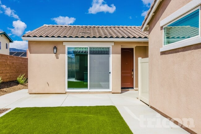 Building Photo - 1704 Lorraine Dr