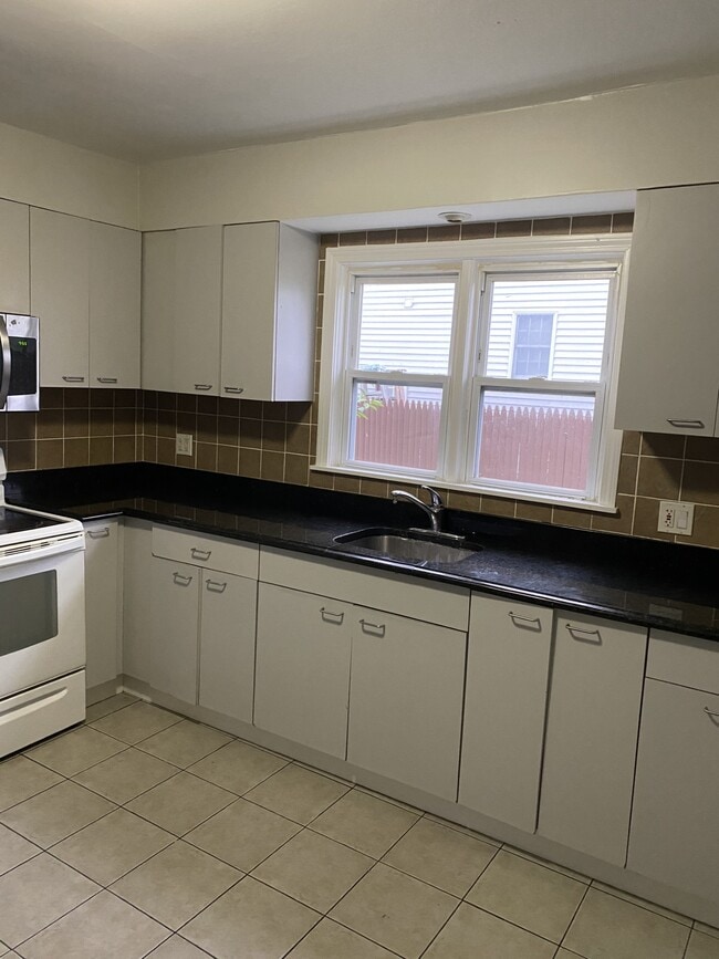 Building Photo - 34 Nobile St