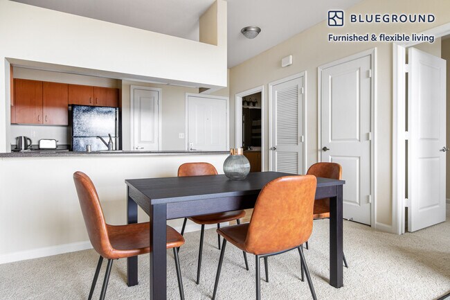 Foto del edificio - 100 McLellan Drive