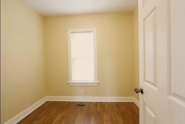 Building Photo - 1809 Ogden Ave