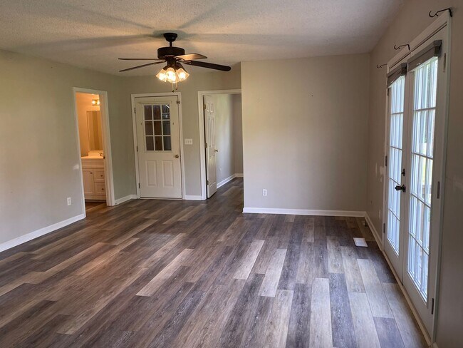 Foto del edificio - 425/427 E 2nd Ave