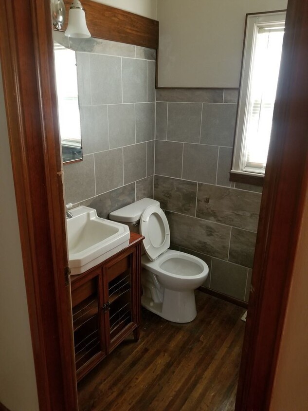 Building Photo - 2 br, 1 bath House - 135 High Street