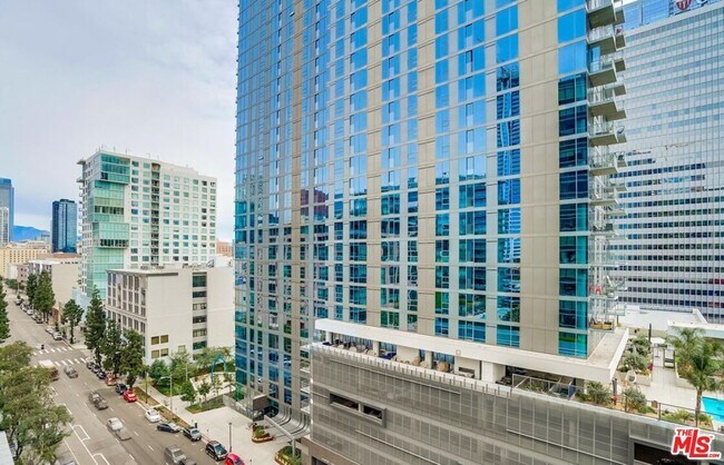 Foto del edificio - 1155 S Grand Ave