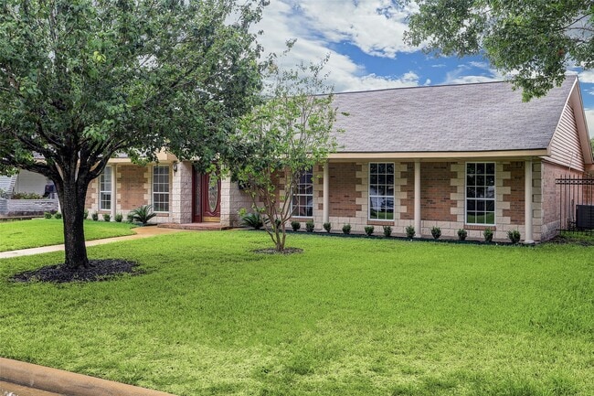 Building Photo - 4315 Woodvalley Dr