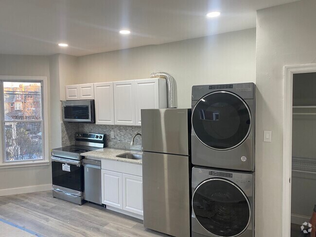 Building Photo - 808 S 49th St