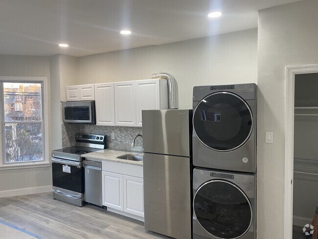 Building Photo - 808 S 49th St