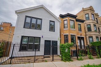 Building Photo - 1618 N Rockwell St