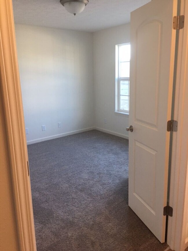 Foto del edificio - BEAUTIFUL...4 Bedroom 2 Bath