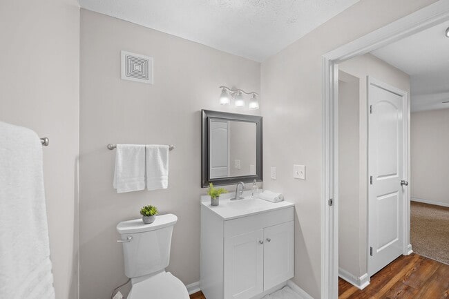 Interior Photo - Bridgewater Crossing