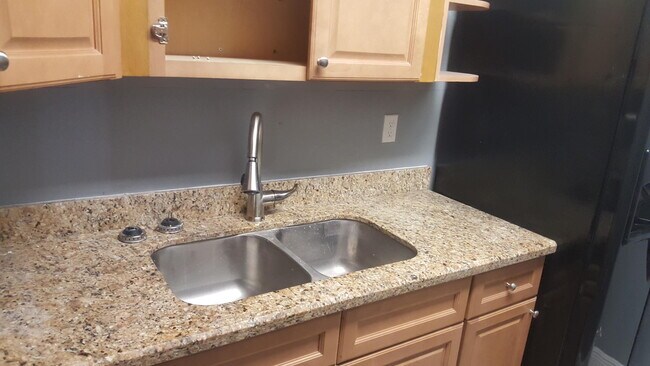 Foto del edificio - 1068 Benoist Farms Rd