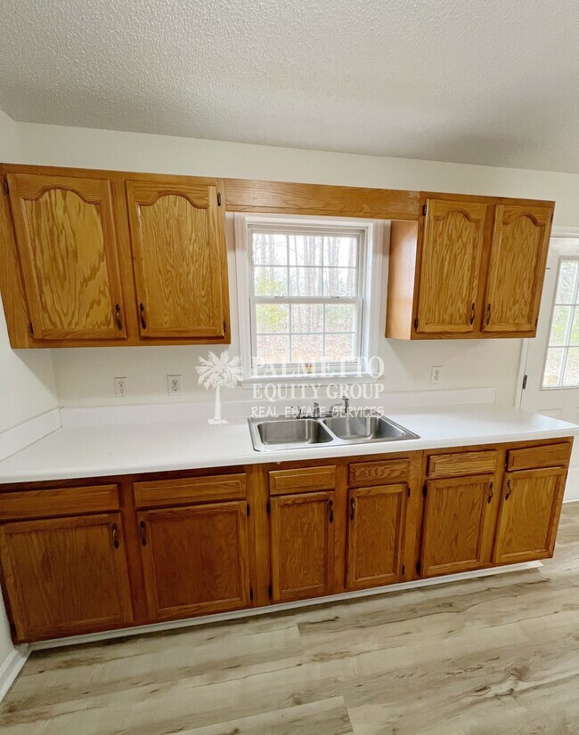 Foto del edificio - 4806 Shady Pine Dr