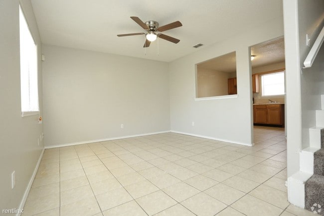 Building Photo - 2110 Elisa Ln