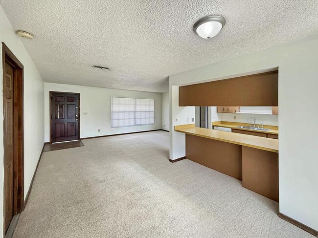 Photo - 590 Belltower Ave House