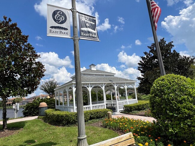 Foto del edificio - 10073 Silver Laurel Way