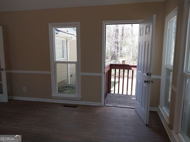 Foto del edificio - 4820 Westbourne Dr