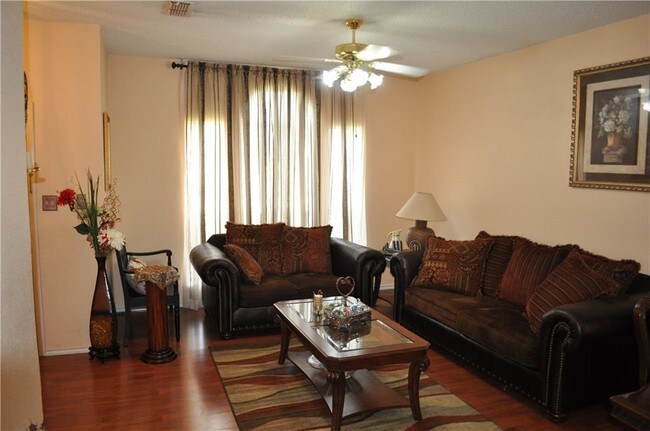 Building Photo - 7116 Park Creek Cir E