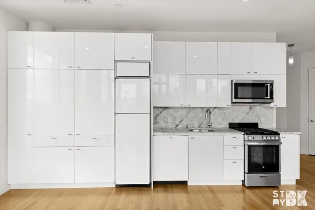Foto del edificio - 1 bedroom in BROOKLYN NY 11238