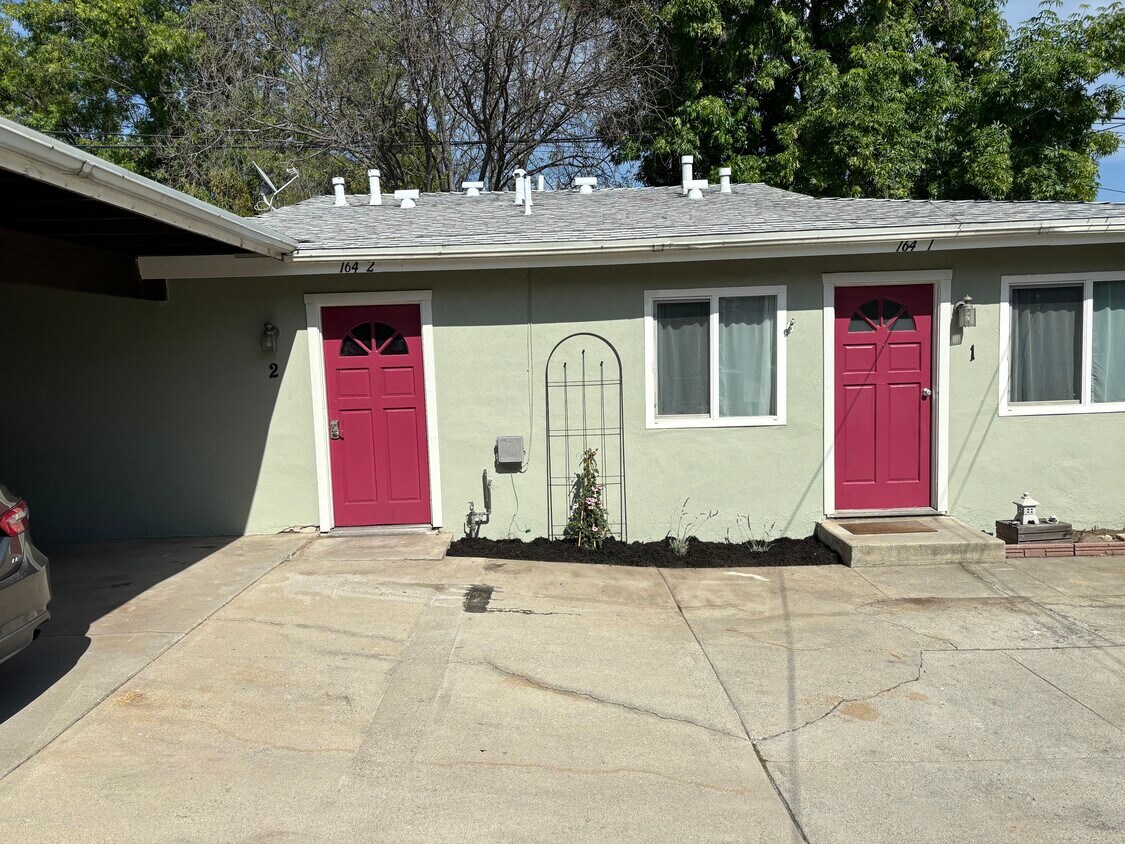 Primary Photo - 2-162 N Bonnie Ave