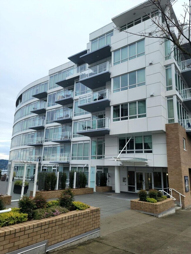 Building Photo - 1 Bedroom Harborside Condo