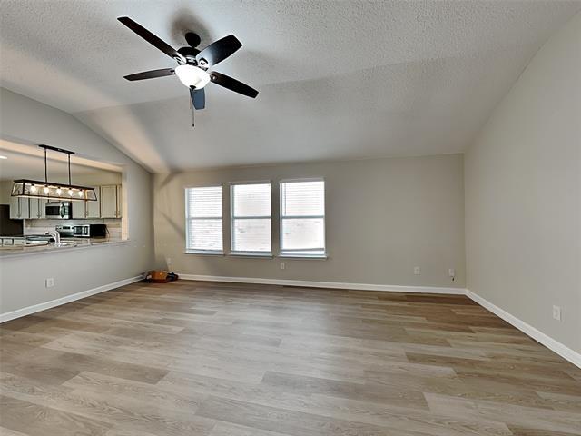 Building Photo - 2425 Graystone Dr