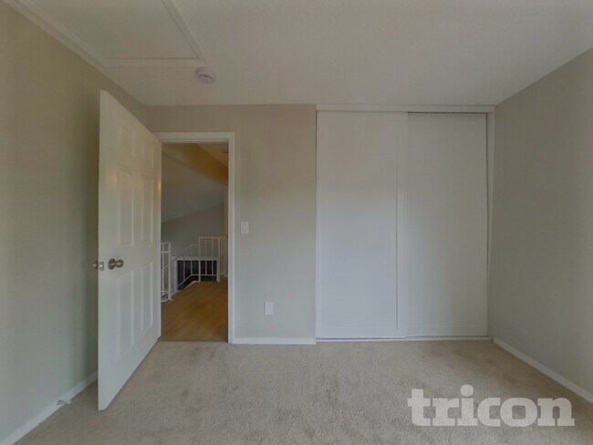 Building Photo - 1721 S Genoa Way