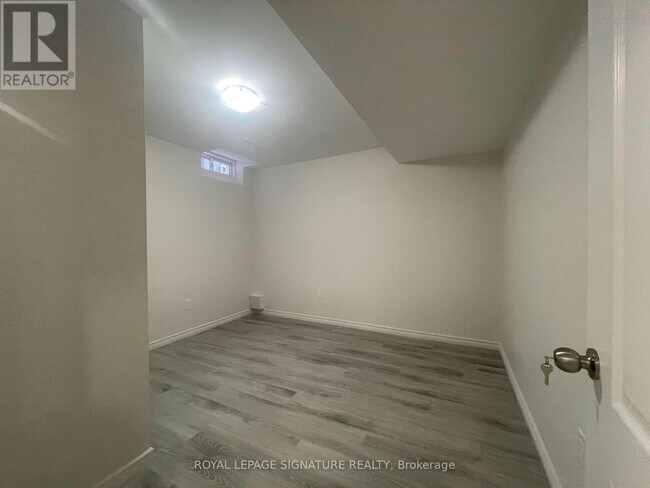 Photo du bâtiment - 99 Convoy Crescent