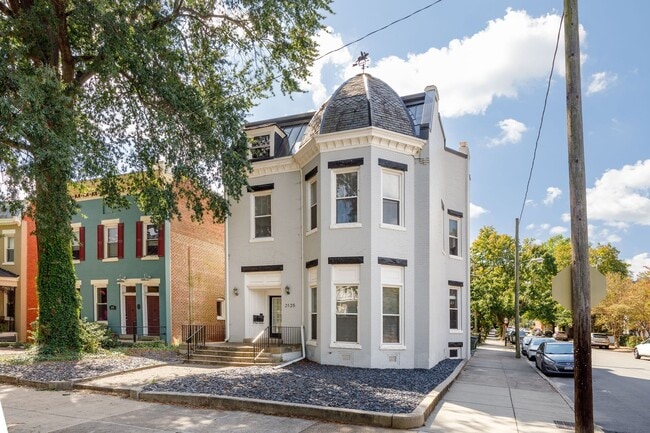 Building Photo - 2125 Grove Ave