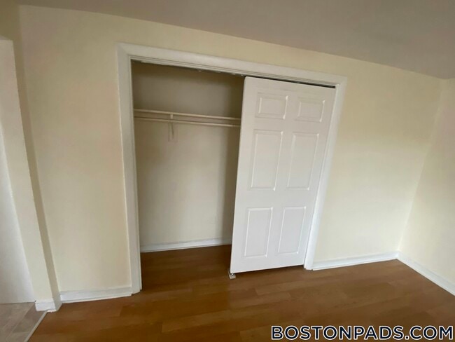 Building Photo - 10 Totman Dr