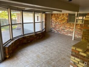 Building Photo - 1405 Blanton Pl