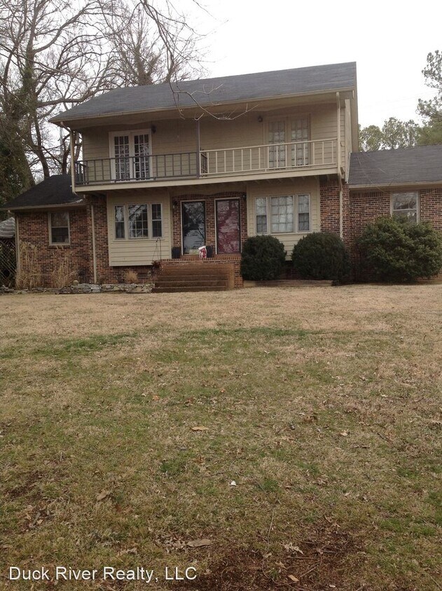 2213 Country Club Ln, Columbia, TN 38401 House Rental in Columbia, TN